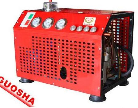 高壓空壓機(jī)壓縮空氣中含水過高原因_上海國廈壓縮機(jī) .為高壓空壓機(jī)配置的干燥設(shè)備能力不夠